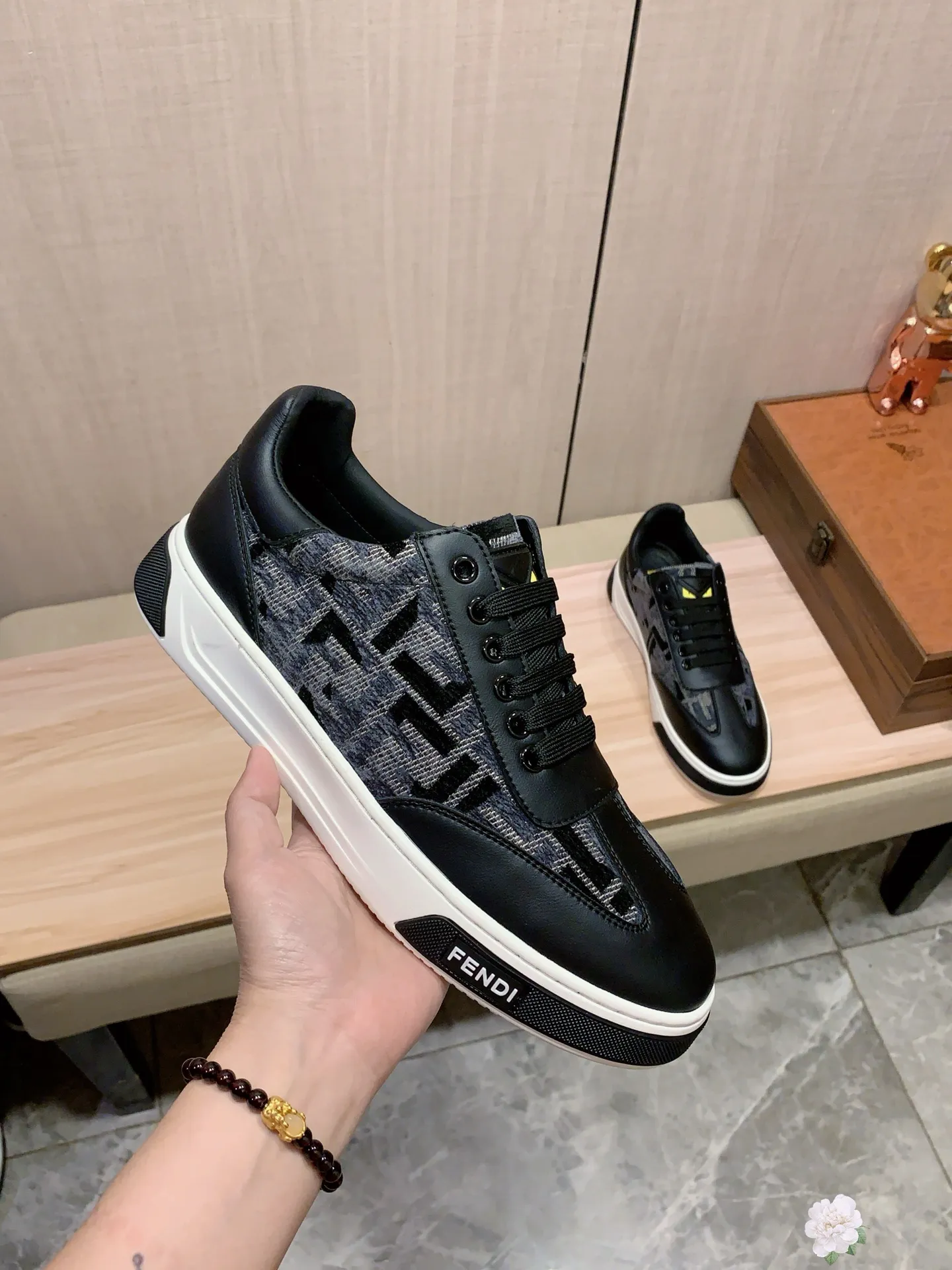 Men's men's shoes 💰420💰💰🎩🎩[Lightning][Lightning] "FENDI*" The latest and most popular casual shoes, top brand [Seduce] luxury ~ purchasing agent, top quality ~. [Strong] The upper is made of imported breathable cowhide with material ➕ breathable sheepskin feet (•) and fine workmanship. The original stylish and stylish soft rubber wear-resistant and non-slip outsole is light and comfortable on the feet. The real thing looks better when photographed in person. 0099: code: 38-44, 4️⃣ colors selected
